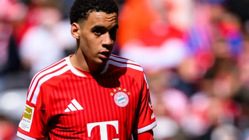 Nach Diagnose bei Jamal Musiala: Ein Bayern-Transfer erscheint jetzt in anderem Licht - T-Online